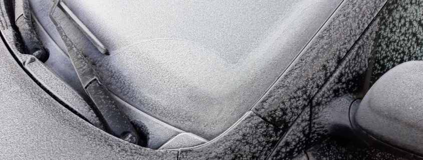 Consejos para quitar el hielo del coche sin dañarlo